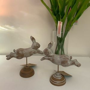Easter Leaping Bunny Tabletop Decor Set. 7 in, Tall. New.